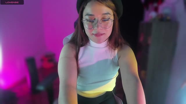 Gallery image thumbnail from Emoon's myfreecams stream on, 09/17/2023, 20:20 image 16 of 20