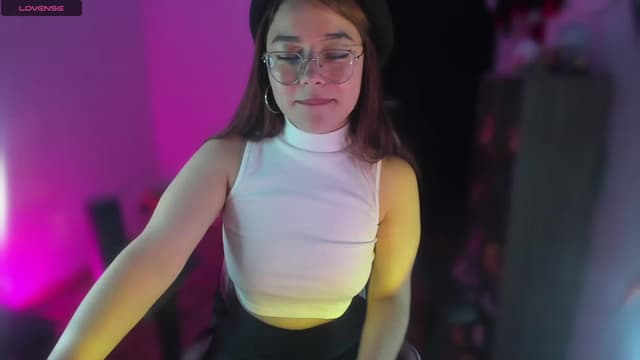 Gallery image thumbnail from Emoon's myfreecams stream on, 09/17/2023, 20:20 image 15 of 20