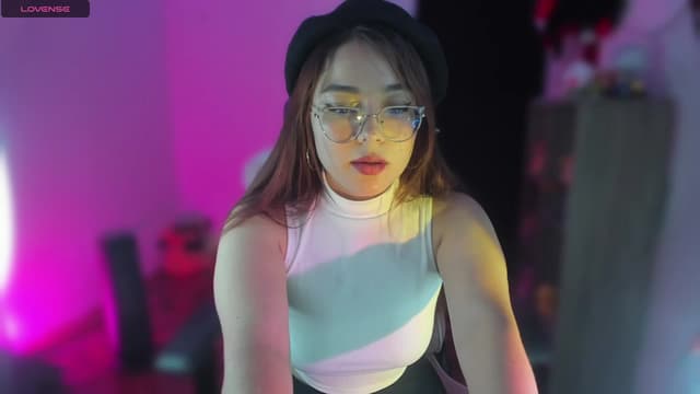 Gallery image thumbnail from Emoon's myfreecams stream on, 09/17/2023, 20:20 image 5 of 20