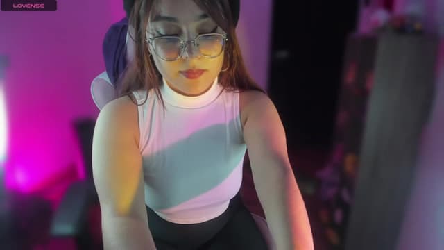 Gallery image thumbnail from Emoon's myfreecams stream on, 09/18/2023, 24:00 image 18 of 20