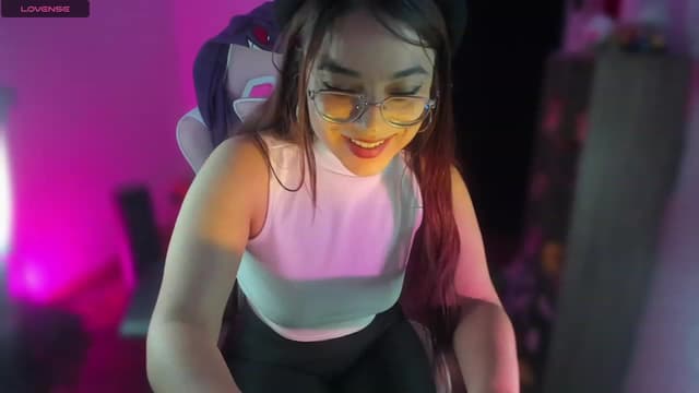 Gallery image thumbnail from Emoon's myfreecams stream on, 09/18/2023, 24:00 image 20 of 20