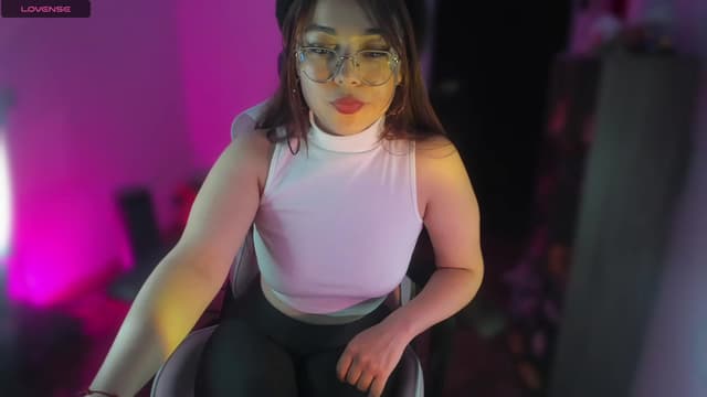 Gallery image thumbnail from Emoon's myfreecams stream on, 09/18/2023, 24:00 image 7 of 20
