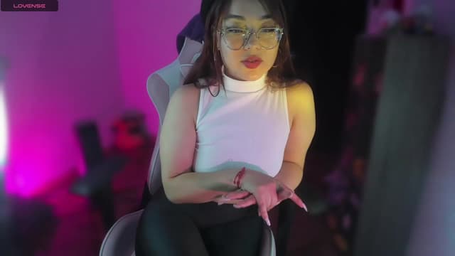 Gallery image thumbnail from Emoon's myfreecams stream on, 09/18/2023, 24:00 image 6 of 20