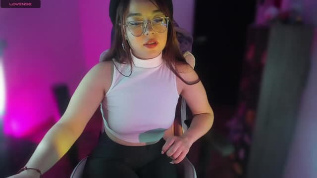 Gallery image thumbnail from Emoon's myfreecams stream on, 09/18/2023, 01:08 image 2 of 20