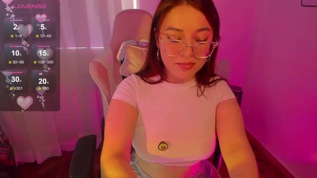 Gallery image thumbnail from Emoon's myfreecams stream on, 09/20/2024, 15:35 image 9 of 20