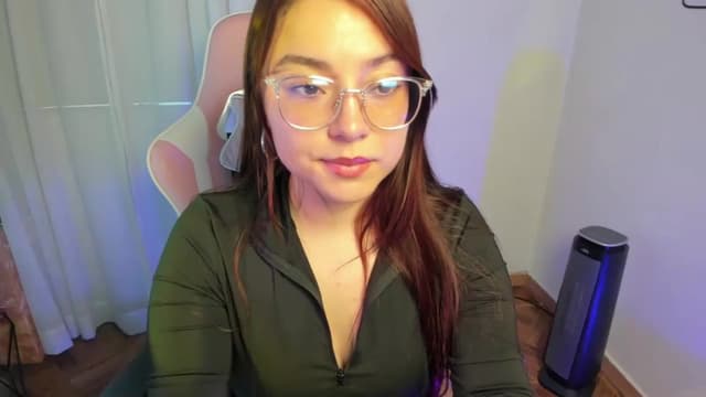 Gallery image thumbnail from Emoon's myfreecams stream on, 11/06/2024, 19:40 image 4 of 20