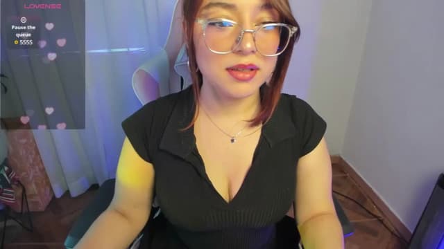 Gallery image thumbnail from Emoon's myfreecams stream on, 11/15/2024, 12:44 image 8 of 20