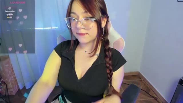 Gallery image thumbnail from Emoon's myfreecams stream on, 11/15/2024, 13:47 image 12 of 20