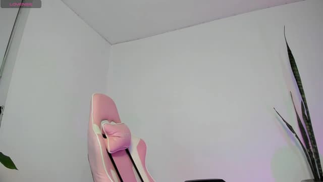 Gallery image thumbnail from Emoon's myfreecams stream on, 10/22/2025, 09:45 image 2 of 20