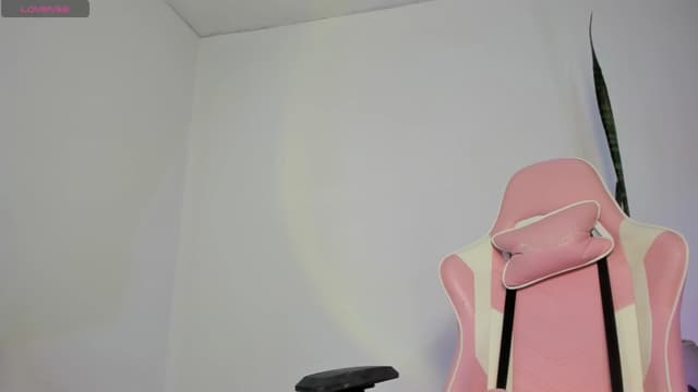Gallery image thumbnail from Emoon's myfreecams stream on, 11/28/2025, 14:45 image 9 of 20