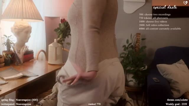 Gallery image thumbnail from Femme's myfreecams stream on, 04/19/2024, 19:39 image 4 of 20