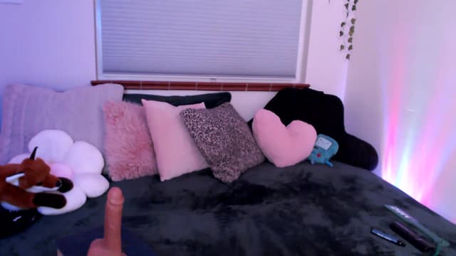 Gallery image thumbnail from Fiona's myfreecams stream on, 03/17/2023, 08:37 image 4 of 20