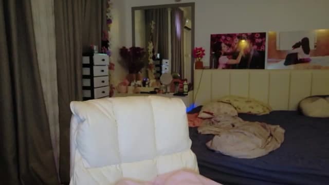 Gallery image thumbnail from Haru_'s myfreecams stream on, 03/08/2026, 06:26 image 17 of 20