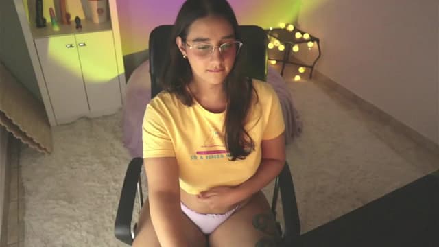 Gallery image thumbnail from Iris_'s myfreecams stream on, 05/06/2024, 17:26 image 1 of 20