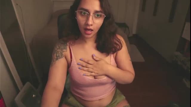 Gallery image thumbnail from Iris_'s myfreecams stream on, 08/03/2024, 15:18 image 3 of 20