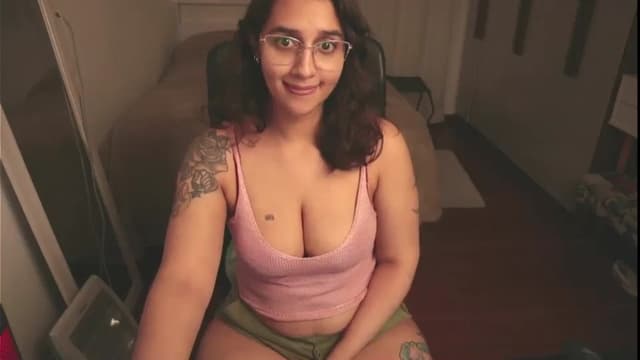 Gallery image thumbnail from Iris_'s myfreecams stream on, 08/03/2024, 15:18 image 5 of 20