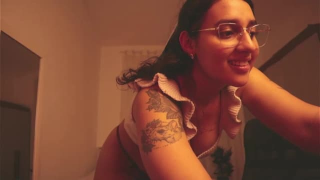 Gallery image thumbnail from Iris_'s myfreecams stream on, 09/30/2024, 07:42 image 8 of 20
