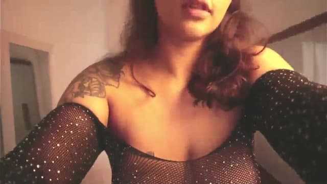Gallery image thumbnail from Iris_'s myfreecams stream on, 10/19/2024, 11:25 image 4 of 20