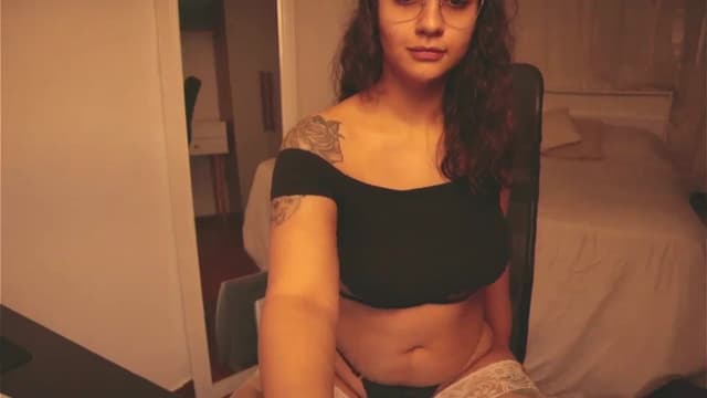 Gallery image thumbnail from Iris_'s myfreecams stream on, 12/18/2024, 06:45 image 18 of 20