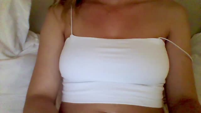 Gallery image thumbnail from Isa__'s myfreecams stream on, 07/06/2024, 22:18 image 3 of 20