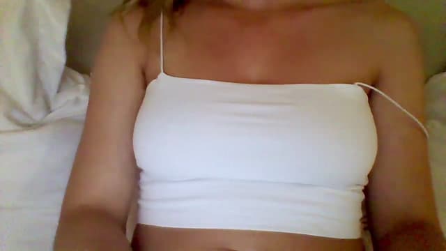Gallery image thumbnail from Isa__'s myfreecams stream on, 07/06/2024, 22:18 image 4 of 20