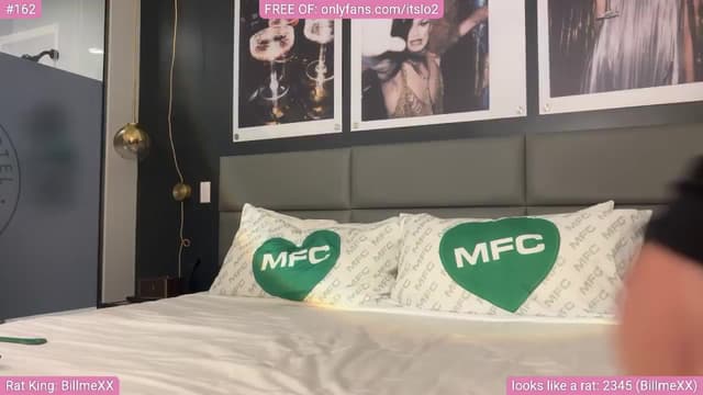 Gallery image thumbnail from ItsLo's myfreecams stream on, 05/20/2025, 04:08 image 12 of 20