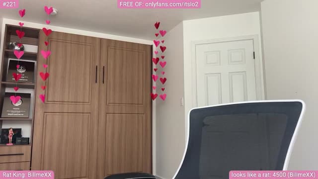Gallery image thumbnail from ItsLo's myfreecams stream on, 06/03/2025, 21:24 image 15 of 20