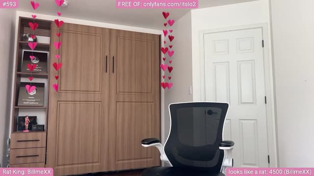 Gallery image thumbnail from ItsLo's myfreecams stream on, 06/03/2025, 21:24 image 5 of 20