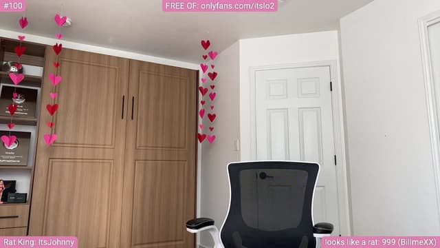 Gallery image thumbnail from ItsLo's myfreecams stream on, 06/04/2025, 23:40 image 16 of 20
