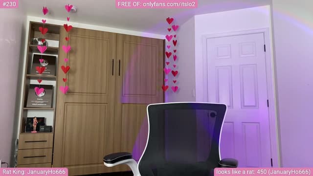 Gallery image thumbnail from ItsLo's myfreecams stream on, 06/10/2025, 03:21 image 15 of 20
