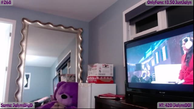 Gallery image thumbnail from Jalyn's myfreecams stream on, 12/13/2022, 01:28 image 19 of 20