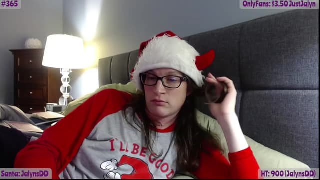 Gallery image thumbnail from Jalyn's myfreecams stream on, 12/20/2022, 24:34 image 15 of 20