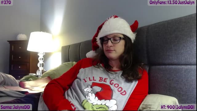 Gallery image thumbnail from Jalyn's myfreecams stream on, 12/20/2022, 24:34 image 10 of 20