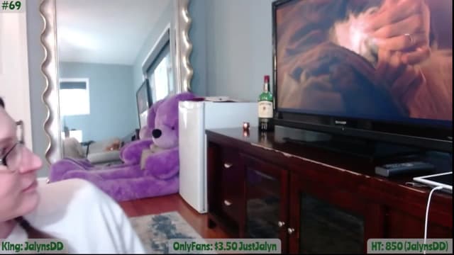 Gallery image thumbnail from Jalyn's myfreecams stream on, 03/31/2023, 21:14 image 9 of 20