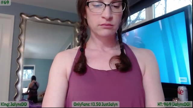 Gallery image thumbnail from Jalyn's myfreecams stream on, 03/31/2023, 21:14 image 17 of 20