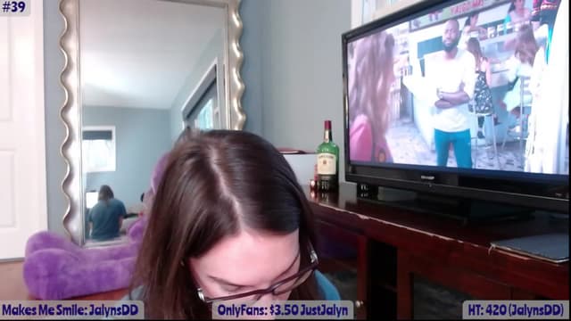 Gallery image thumbnail from Jalyn's myfreecams stream on, 04/19/2023, 23:19 image 15 of 20
