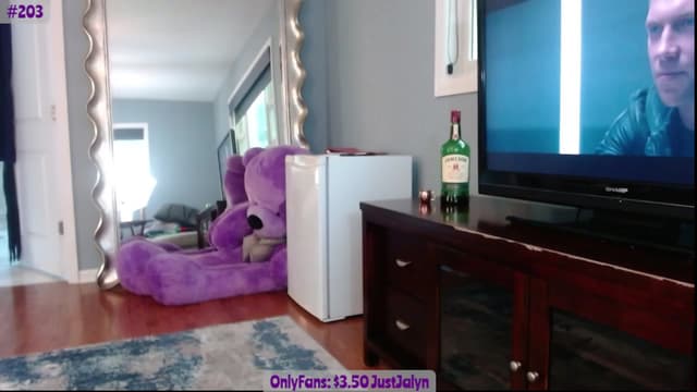 Gallery image thumbnail from Jalyn's myfreecams stream on, 08/03/2023, 23:48 image 2 of 20