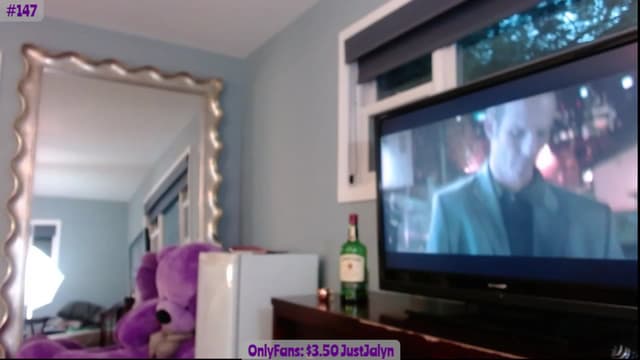 Gallery image thumbnail from Jalyn's myfreecams stream on, 08/06/2023, 01:18 image 15 of 20