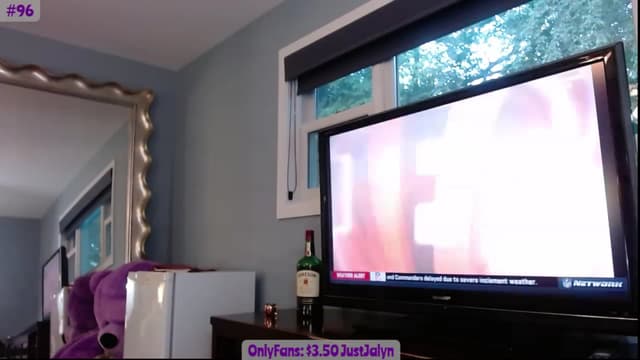Gallery image thumbnail from Jalyn's myfreecams stream on, 08/12/2023, 24:30 image 20 of 20