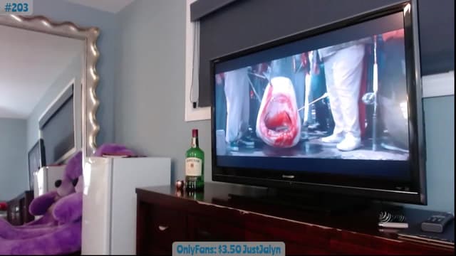 Gallery image thumbnail from Jalyn's myfreecams stream on, 09/28/2023, 24:43 image 15 of 20