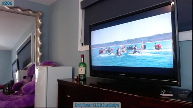 Gallery image thumbnail from Jalyn's myfreecams stream on, 09/28/2023, 24:43 image 13 of 20