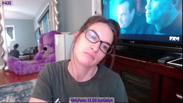 Gallery image thumbnail from Jalyn's myfreecams stream on, 10/03/2023, 23:45 image 13 of 20