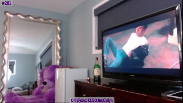 Gallery image thumbnail from Jalyn's myfreecams stream on, 10/04/2023, 01:21 image 3 of 20