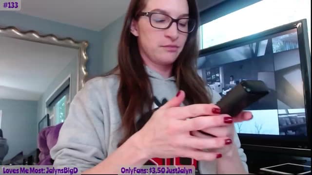 Gallery image thumbnail from Jalyn's myfreecams stream on, 10/17/2023, 23:33 image 8 of 20