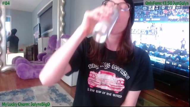 Gallery image thumbnail from Jalyn's myfreecams stream on, 03/23/2024, 23:46 image 17 of 20