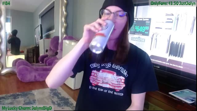 Gallery image thumbnail from Jalyn's myfreecams stream on, 03/23/2024, 23:46 image 3 of 20