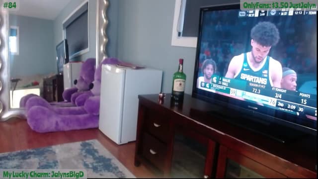 Gallery image thumbnail from Jalyn's myfreecams stream on, 03/23/2024, 23:46 image 19 of 20