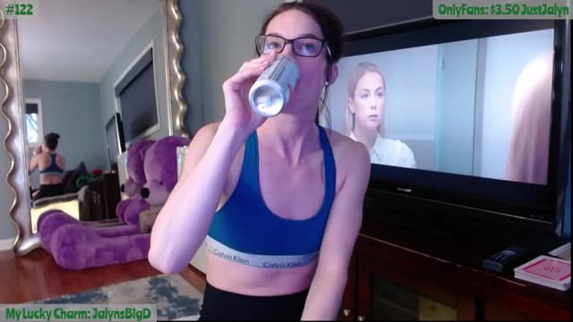 Gallery image thumbnail from Jalyn's myfreecams stream on, 03/30/2024, 24:28 image 11 of 20
