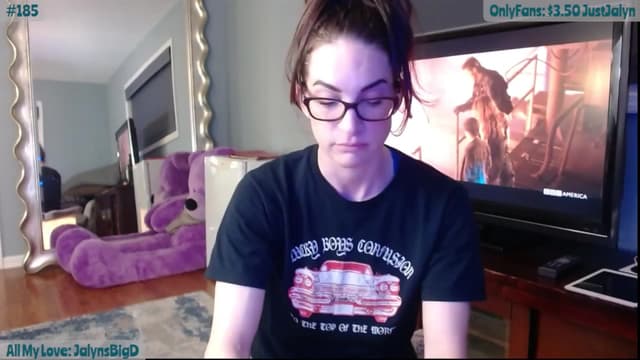 Gallery image thumbnail from Jalyn's myfreecams stream on, 04/12/2024, 24:01 image 17 of 20