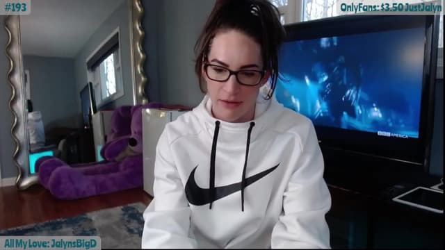 Gallery image thumbnail from Jalyn's myfreecams stream on, 04/12/2024, 24:01 image 8 of 20